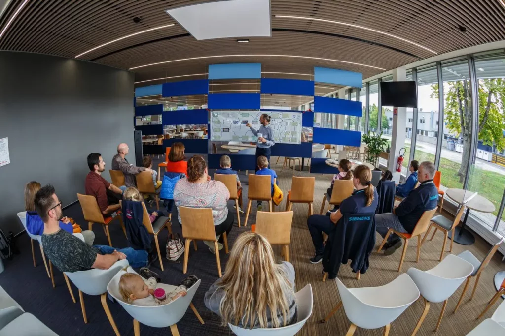 Conférence et sensibilisation aux enjeux environnementaux et sociaux